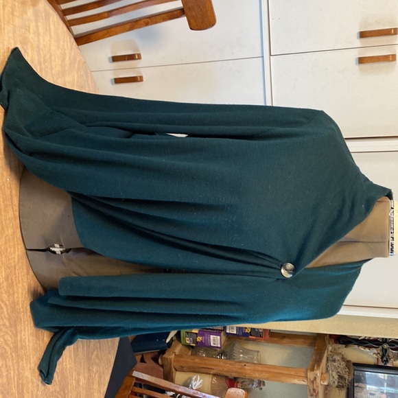 Cute long sleeve wrap - Picture 3 of 5